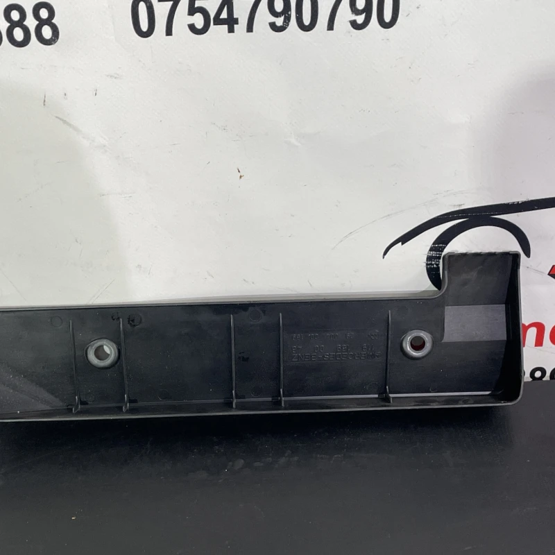 Capac stanga bujii / Mercedes-Benz SL R129 1992 / Motor, racire si evacuare