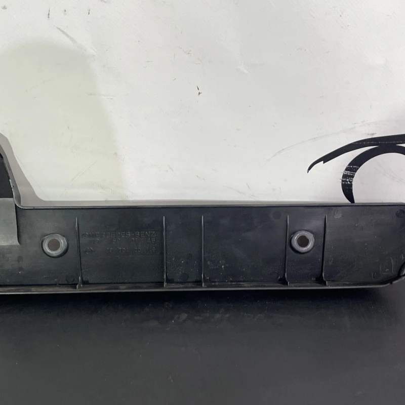 Capac dreapta bujii / Mercedes-Benz SL R129 1992 / Motor, racire si evacuare