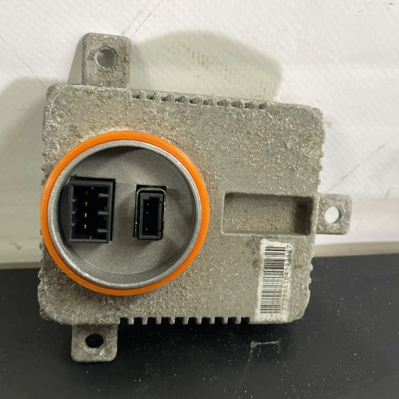 Balast droser xenon / Volkswagen Passat B7 2012 / Caroserie, oglinzi si faruri