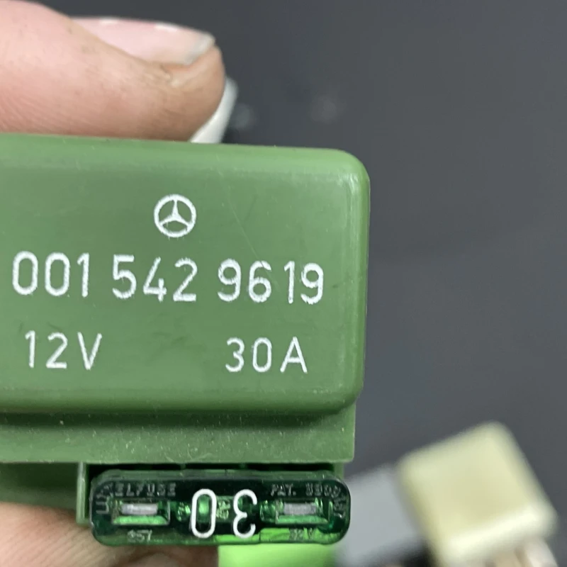 Relee / Mercedes-Benz SL R129 1992 / Audio si electronice