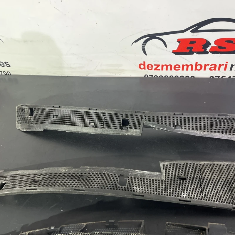 Grila stergatoare / Mercedes-Benz SL R129 1992 / Caroserie, oglinzi si faruri