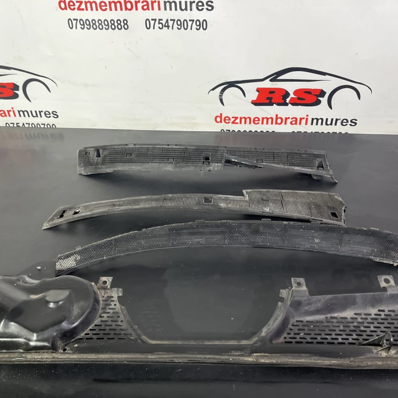 Grila stergatoare / Mercedes-Benz SL R129 1992 / Caroserie, oglinzi si faruri