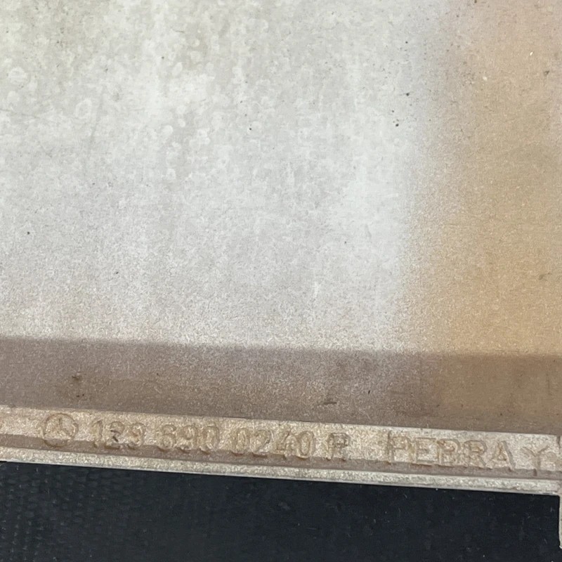 Bandou aripa dreapta fata / Mercedes-Benz SL R129 1993 / Caroserie, oglinzi si faruri