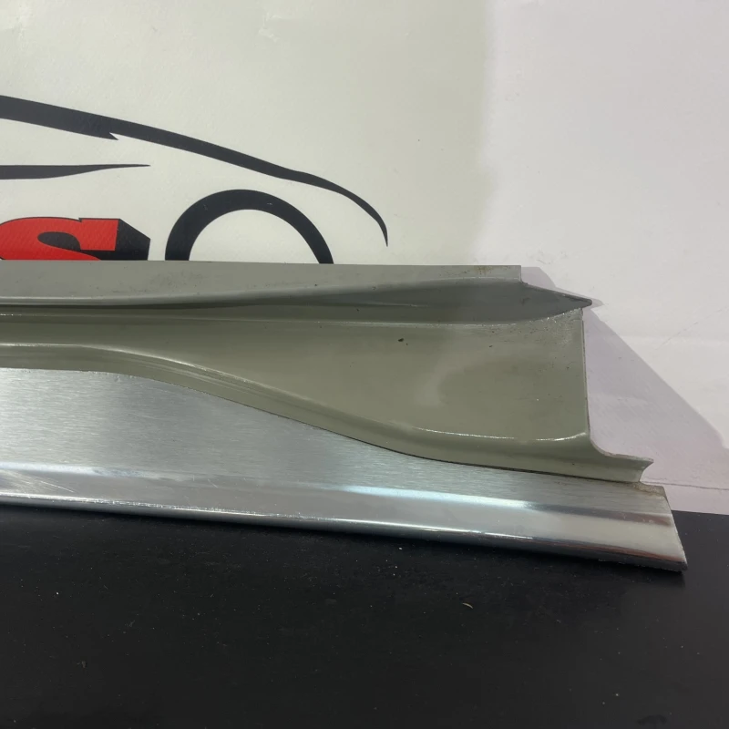 Prag ornament interior stanga / Mercedes-Benz SL R129 1992 / Interior