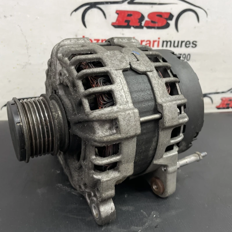 Alternator / Volkswagen Passat B7 2012 / Motor, racire si evacuare