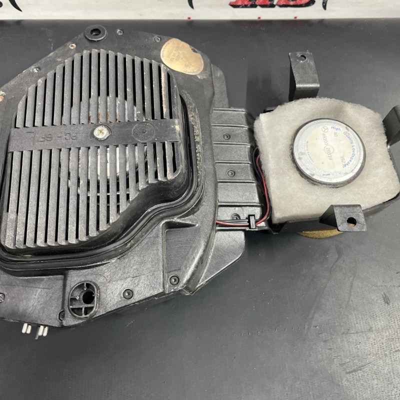 Boxa usa fata / Mercedes-Benz SL R129 1993 / Audio si electronice