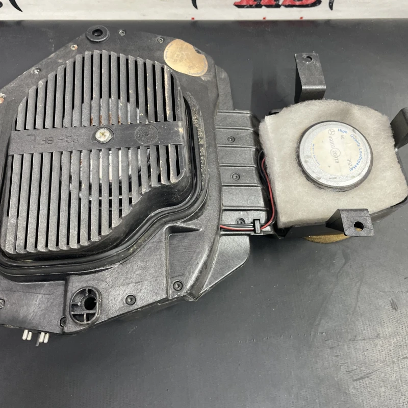 Boxa usa fata / Mercedes-Benz SL R129 1992 / Audio si electronice