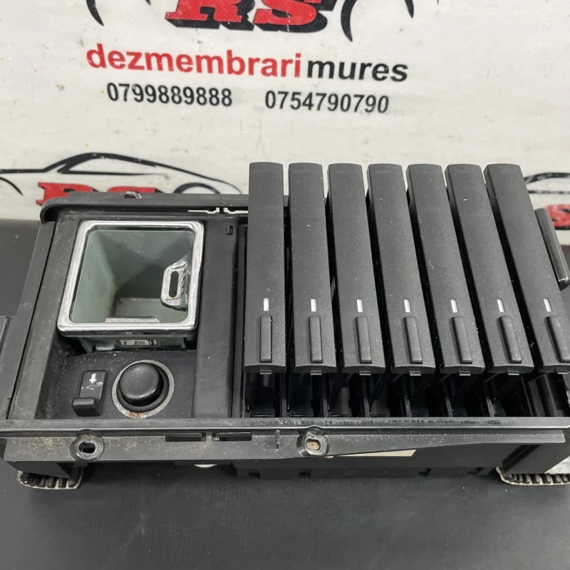 Magazie de casete / Mercedes-Benz SL R129 1993 / Interior