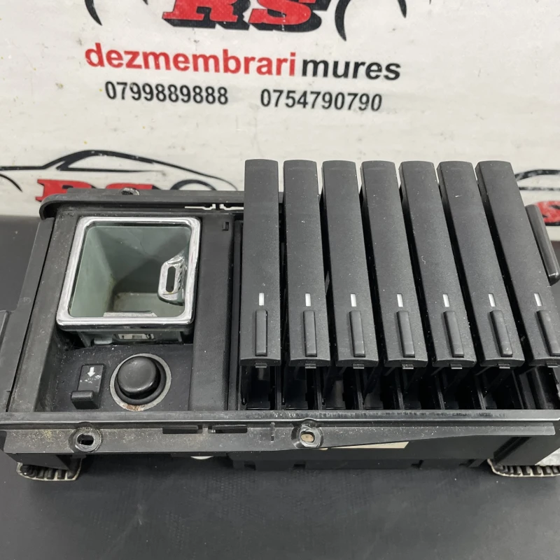 Magazie de casete / Mercedes-Benz SL R129 1992 / Interior