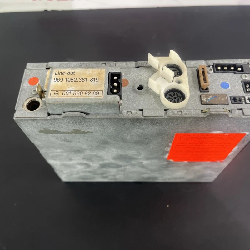Amplificator audio / Mercedes-Benz SL R129 1993 / Audio si electronice