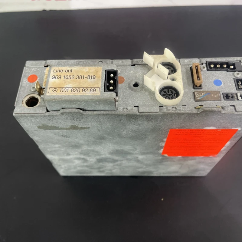 Amplificator audio / Mercedes-Benz SL R129 1992 / Audio si electronice