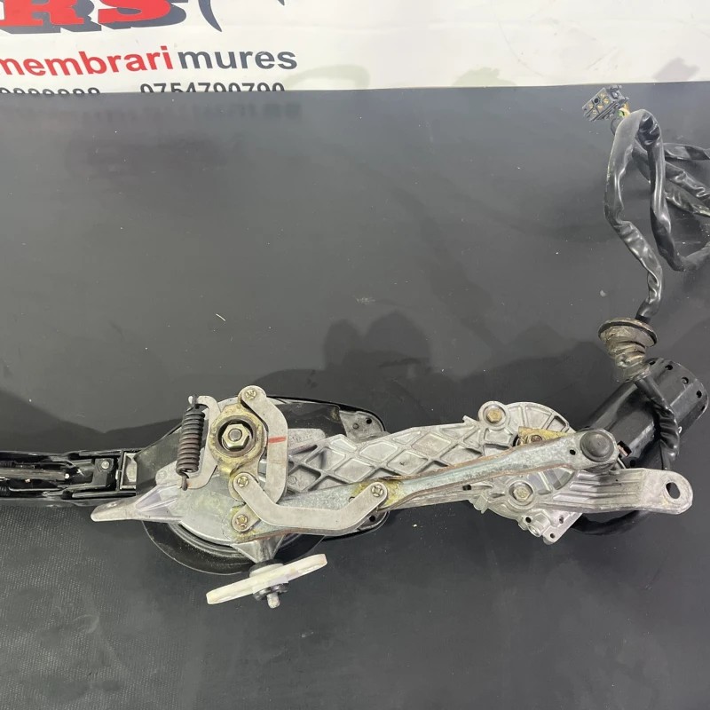 Ansamblu stergatoare parbriz cu motoras / Mercedes-Benz SL R129 1993 / Caroserie, oglinzi si faruri