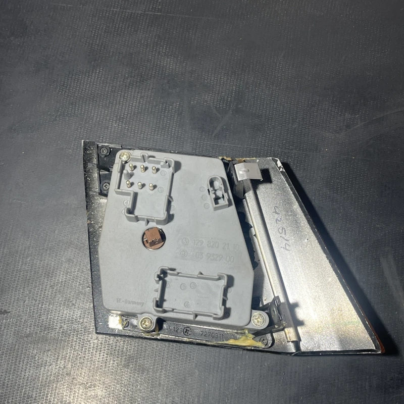 Butoane reglare scaun stanga fata / Mercedes-Benz SL R129 1992 / Interior