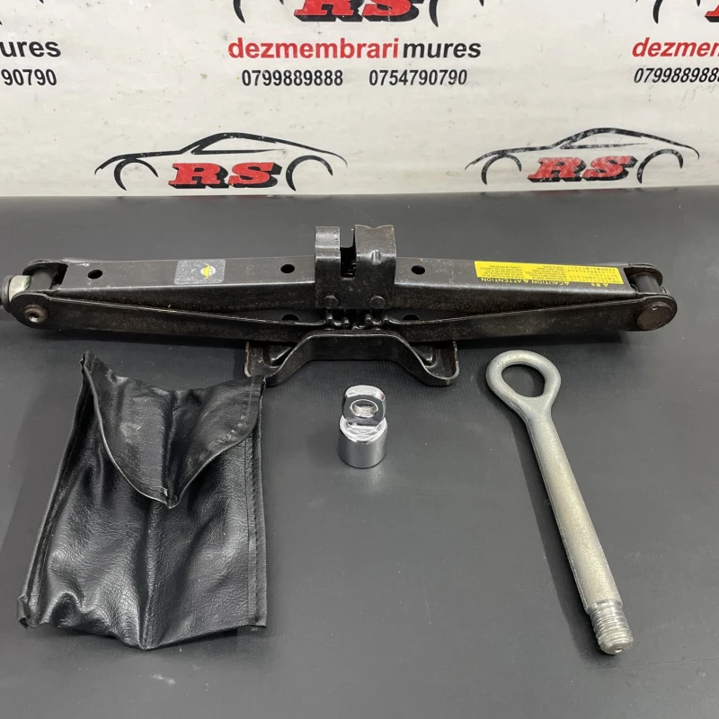 Cric roti / Lexus RX 400h XU30 2007 / Accesorii roti si capace