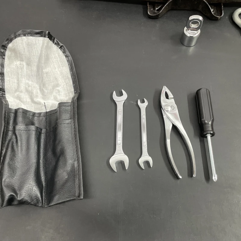 Cric roti / Lexus RX 400h XU30 2007 / Accesorii roti si capace