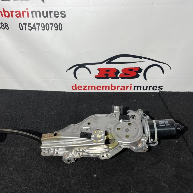 Motoras inchidere haion Lexus 