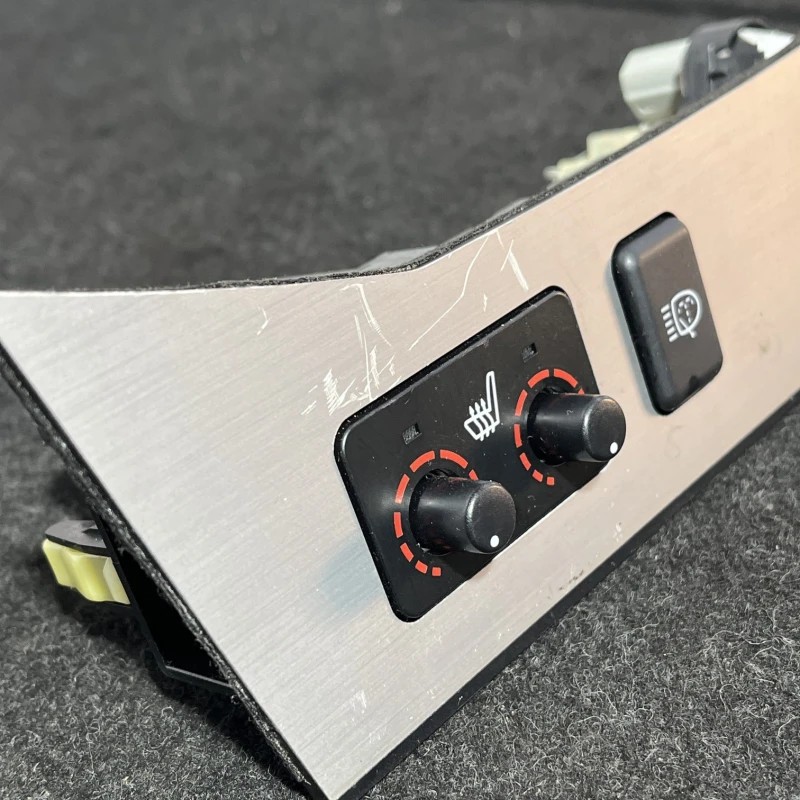 Butoane incalzire scaun / Lexus RX 400h XU30 2007 / Interior