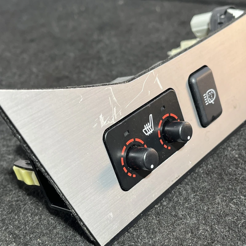 Butoane incalzire scaun / Lexus RX 400h XU30 2007 / Interior