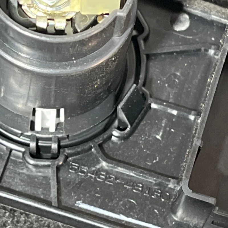Butoane incalzire scaun / Lexus RX 400h XU30 2007 / Interior