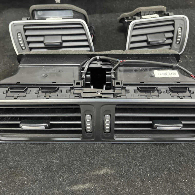 Grila aer bord / Volkswagen Passat B7 2012 / Interior