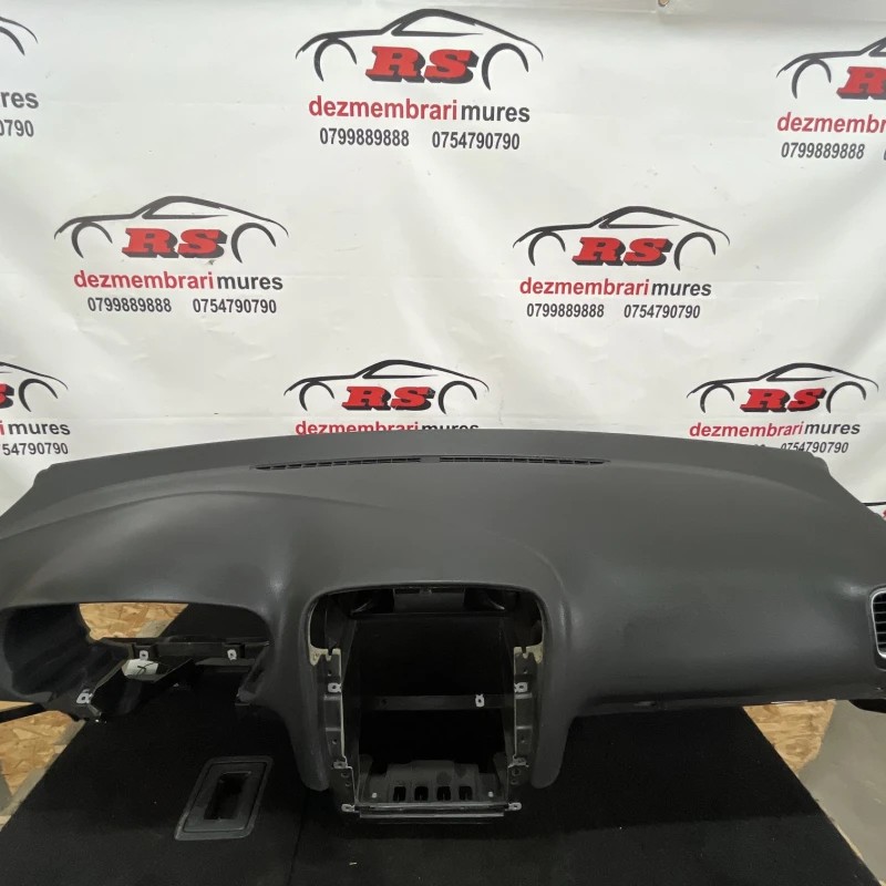 Plansa bord / Volkswagen Golf MK6 2011 / Interior