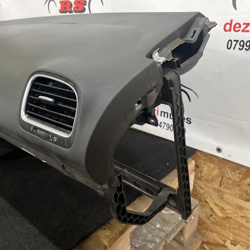 Plansa bord / Volkswagen Golf MK6 2011 / Interior
