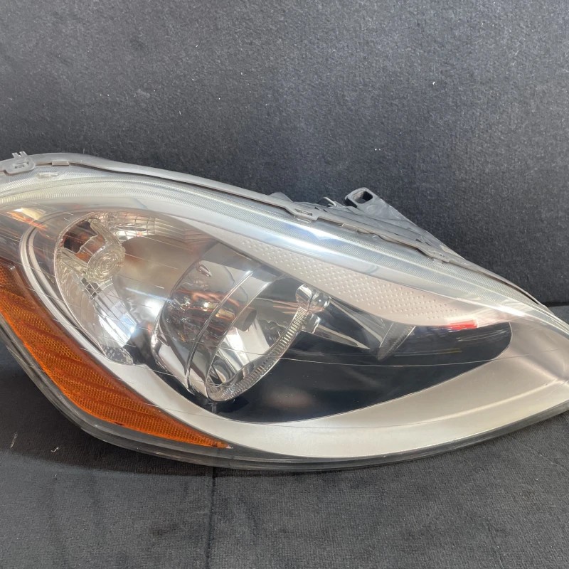 Far dreapta / Volvo XC60 D5 2009 / Caroserie, oglinzi si faruri