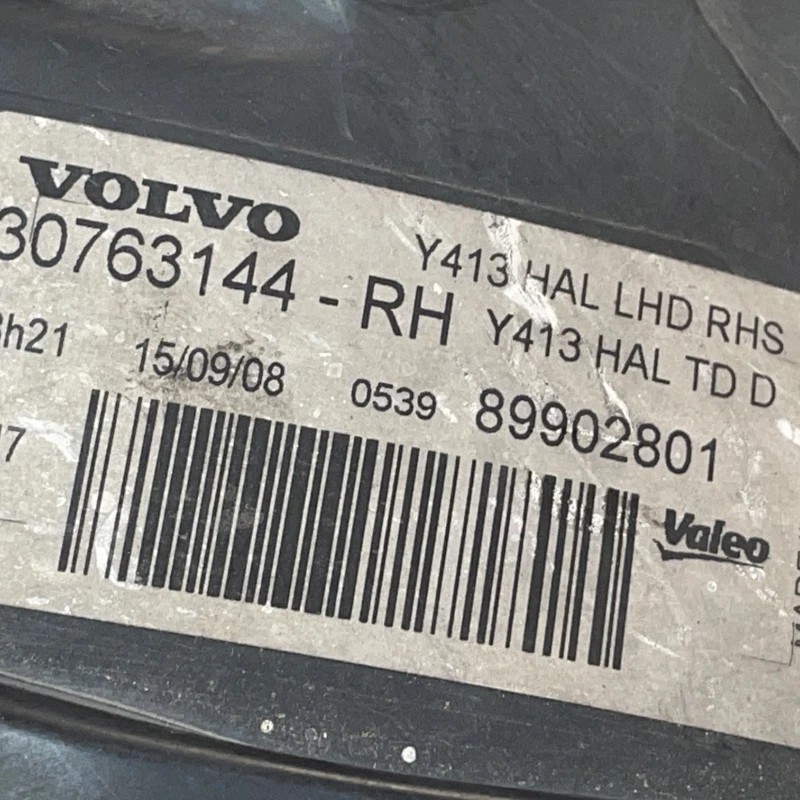 Far dreapta / Volvo XC60 D5 2009 / Caroserie, oglinzi si faruri