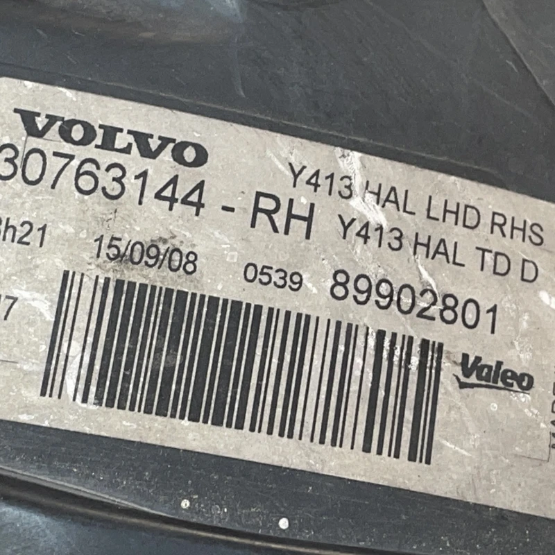 Far dreapta / Volvo XC60 D5 2009 / Caroserie, oglinzi si faruri