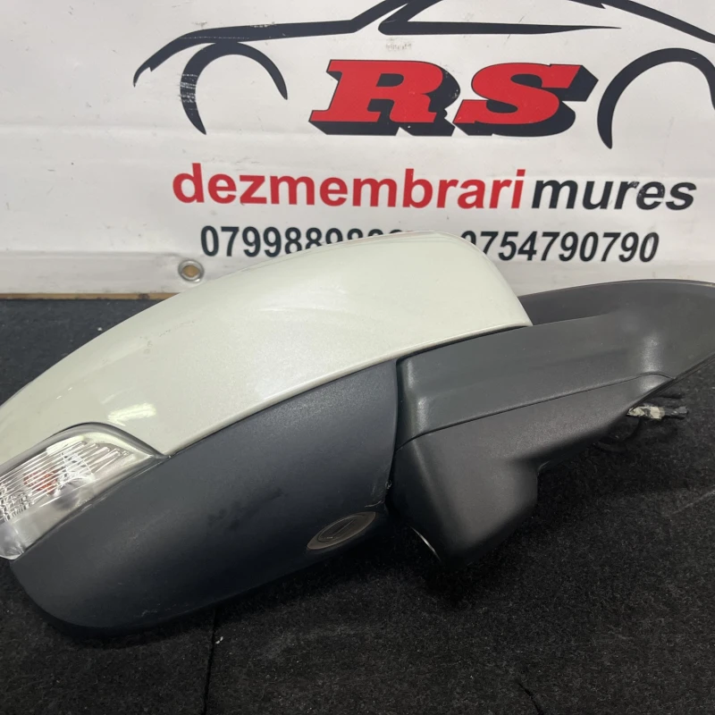 Oglinda dreapta / Volvo XC60 D5 2009 / Caroserie, oglinzi si faruri