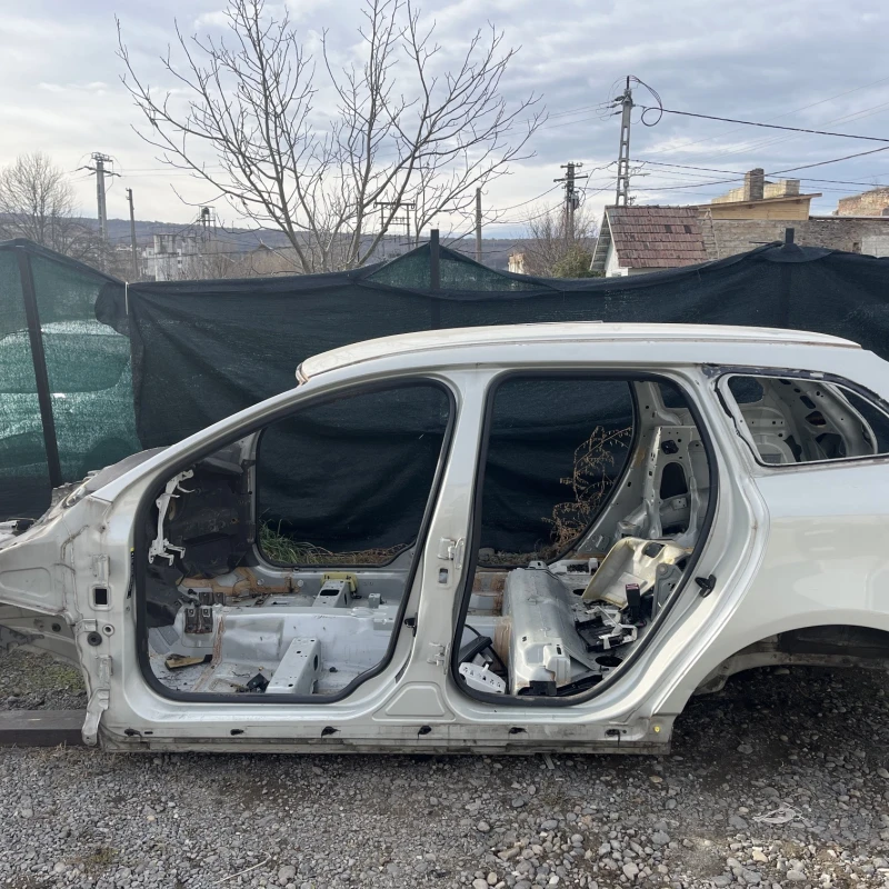 Aripa spate / Volvo XC60 D5 2009 / Caroserie, oglinzi si faruri
