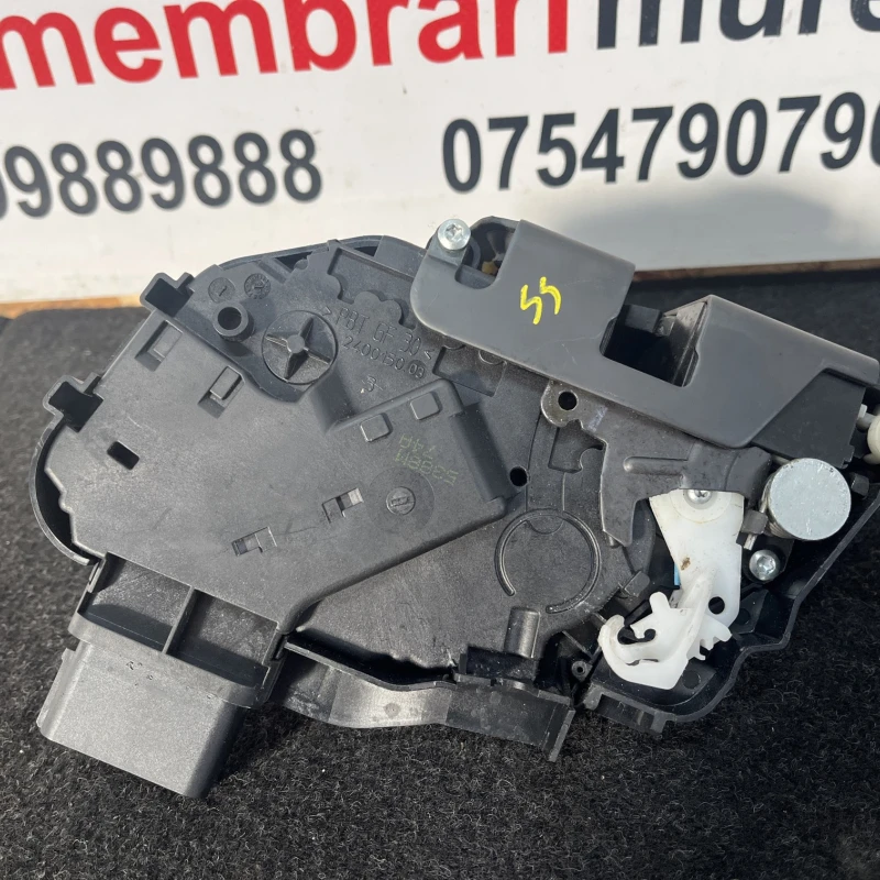 Iala broasca usa stanga spate / Volvo XC60 D5 2009 / Caroserie, oglinzi si faruri