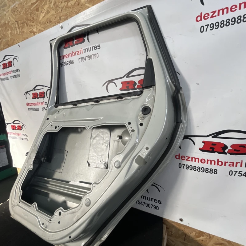 Usa dreapta spate / Volvo XC60 D5 2009 / Caroserie, oglinzi si faruri