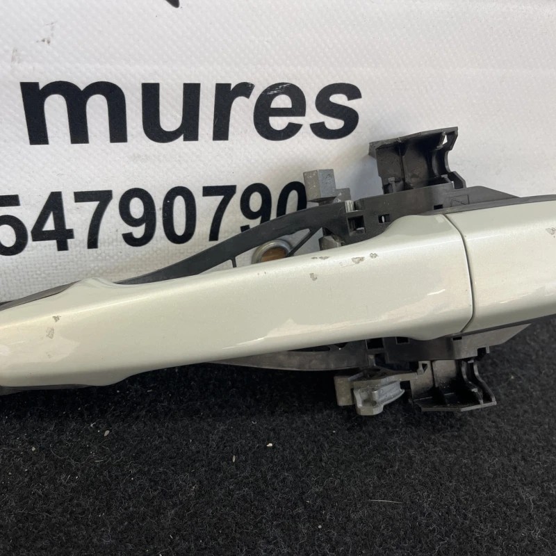 Maner usa dreapta fata / Volvo XC60 D5 2009 / Caroserie, oglinzi si faruri