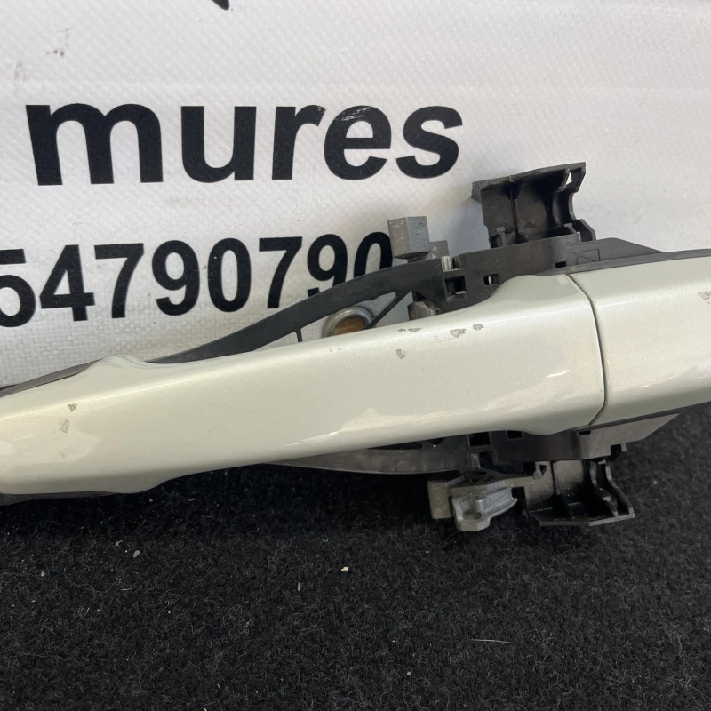 Maner usa dreapta fata / Volvo XC60 D5 2009 / Caroserie, oglinzi si faruri