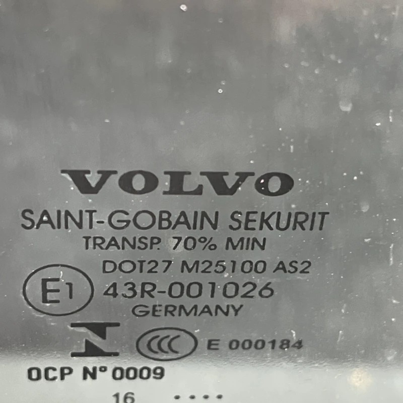 Geam dreapta fata / Volvo XC60 D5 2009 / Caroserie, oglinzi si faruri