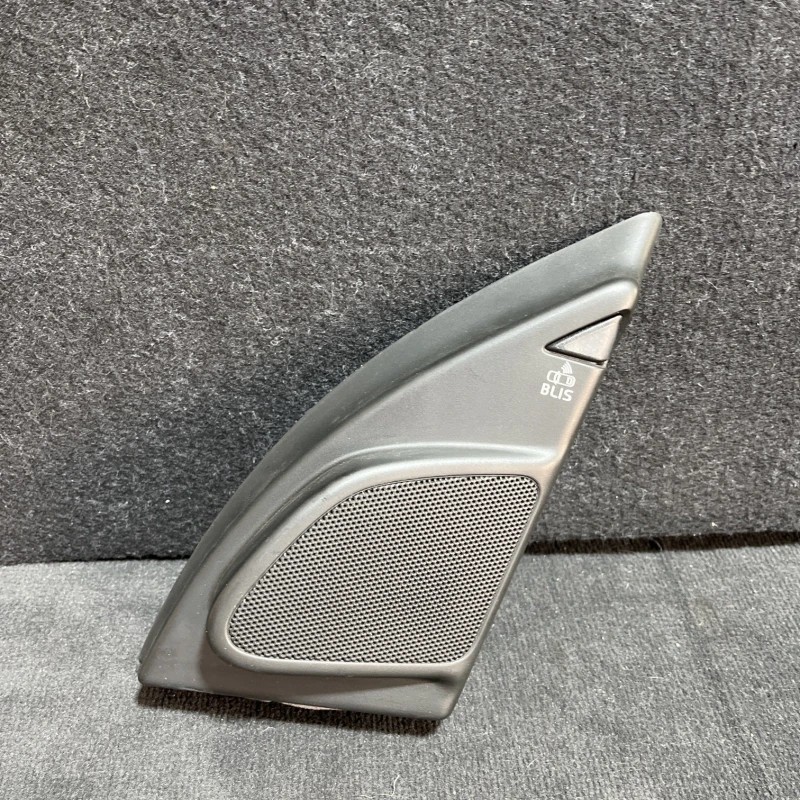 Tweeter dreapta fata / Volvo XC60 D5 2009 / Interior