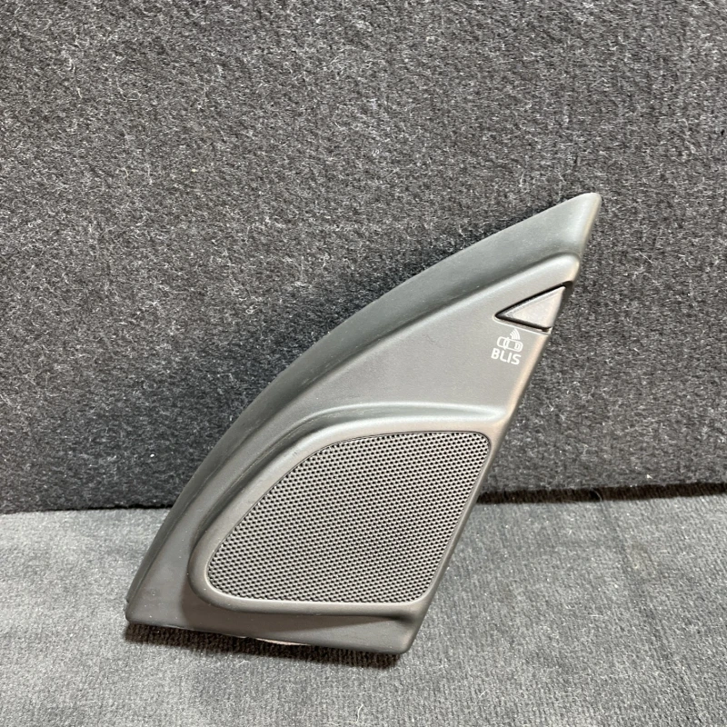Tweeter dreapta fata / Volvo XC60 D5 2009 / Interior