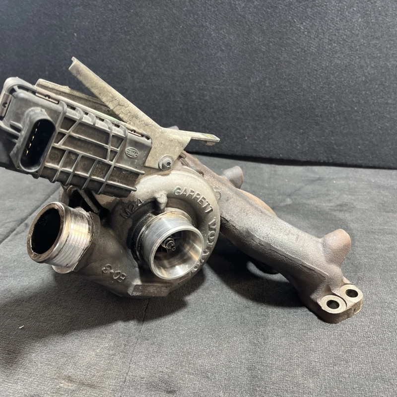 Turbosuflanta turbo turbina / Volvo XC60 D5 2009 / Motor, racire si evacuare