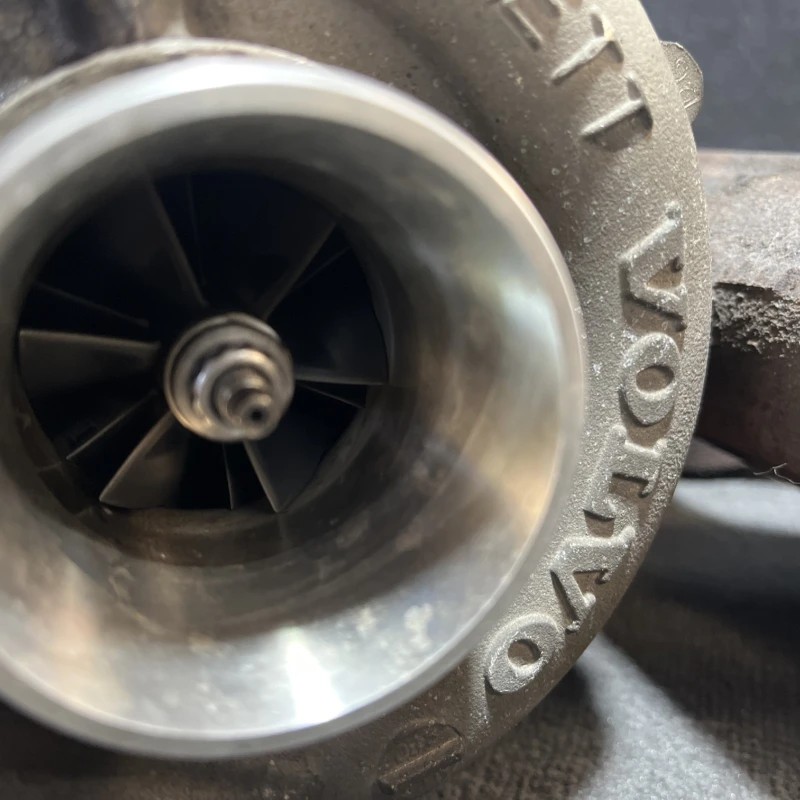 Turbosuflanta turbo turbina / Volvo XC60 D5 2009 / Motor, racire si evacuare