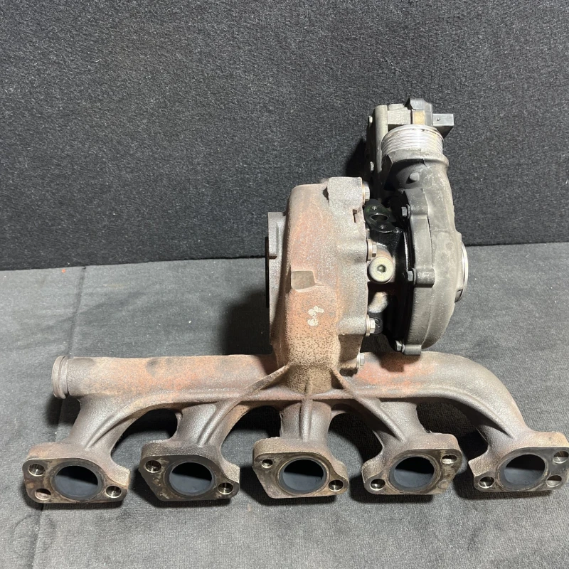 Turbosuflanta turbo turbina / Volvo XC60 D5 2009 / Motor, racire si evacuare