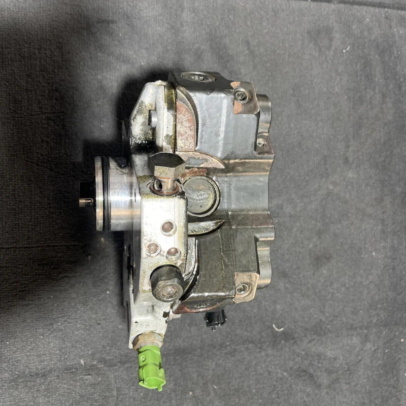 Pompa de injectie inalte / Volvo XC60 D5 2009 / Motor, racire si evacuare