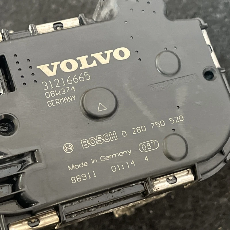 Clapeta de acceleratie / Volvo XC60 D5 2009 / Motor, racire si evacuare