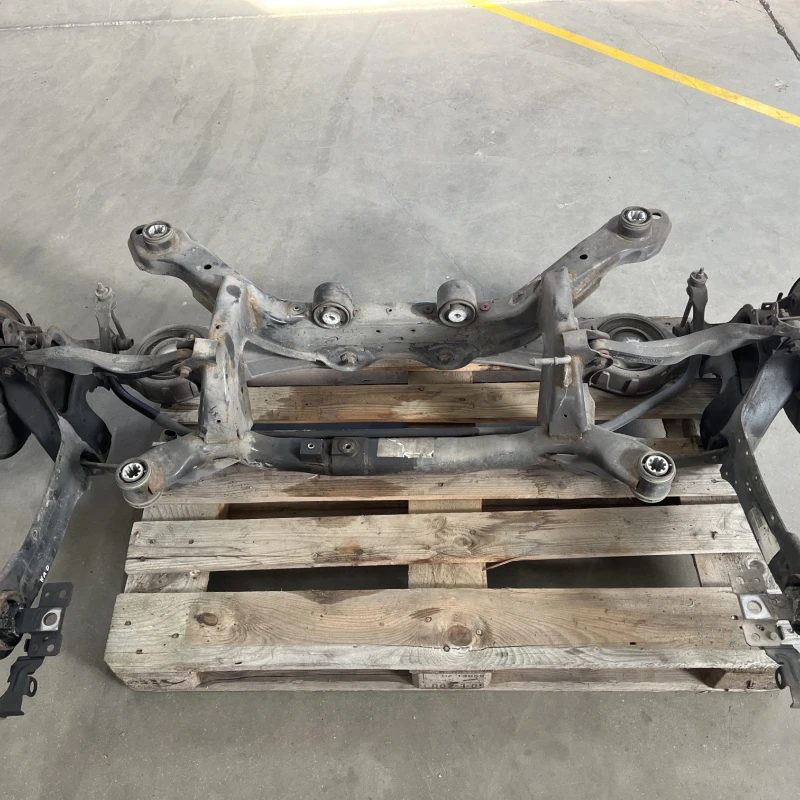 Punte spate / Volvo XC60 D5 2009 / Directie si suspensie