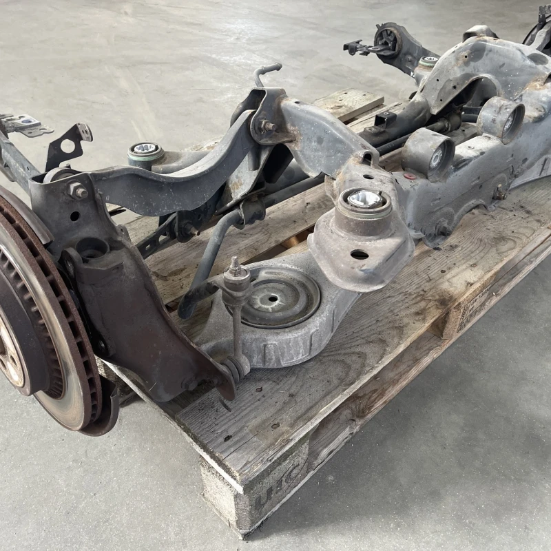 Punte spate / Volvo XC60 D5 2009 / Directie si suspensie