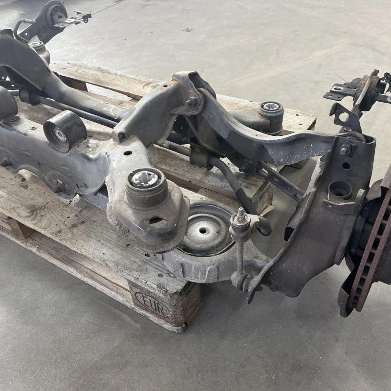 Punte spate / Volvo XC60 D5 2009 / Directie si suspensie