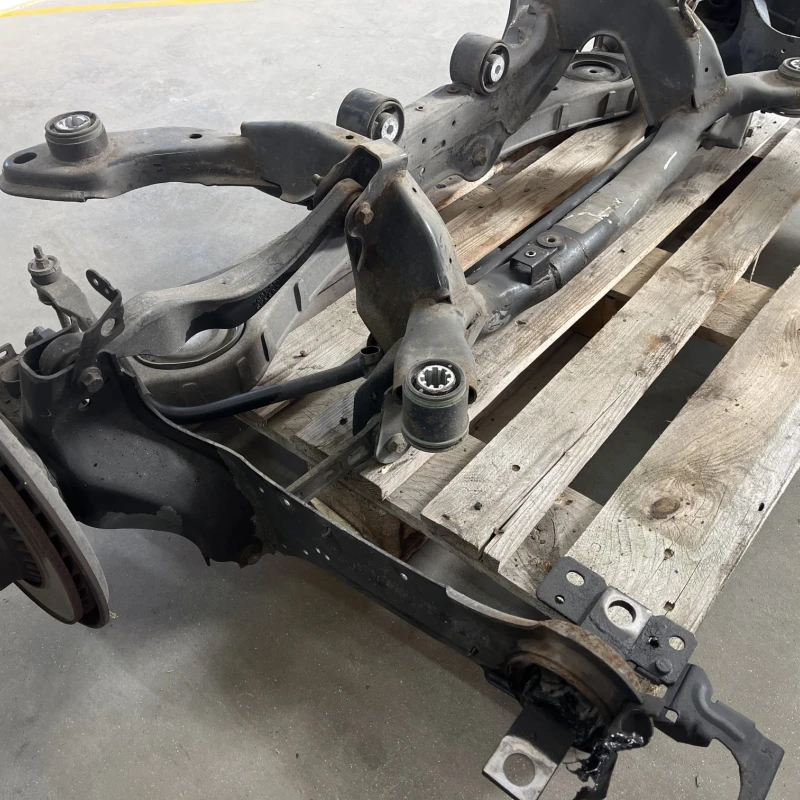 Punte spate / Volvo XC60 D5 2009 / Directie si suspensie