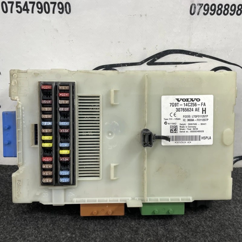 Panou sigurante CEM / Volvo XC60 D5 2009 / Audio si electronice