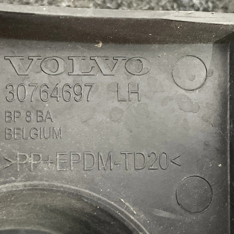 Suport stop stanga / Volvo XC60 D5 2009 / Caroserie, oglinzi si faruri