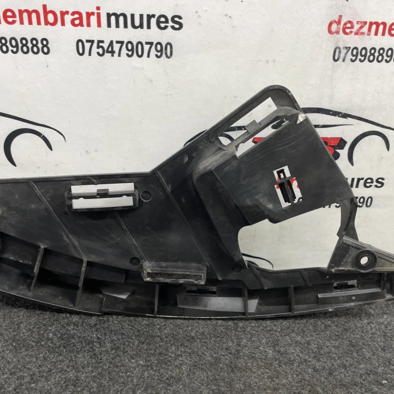 Suport far stanga / Volvo XC60 D5 2009 / Caroserie, oglinzi si faruri